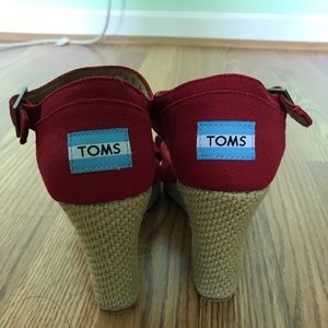 Red TOMS Wedges